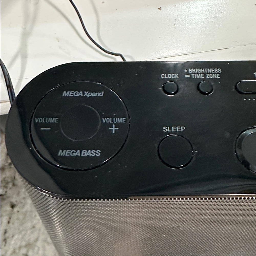 Dream Machine Sony ICF-CS10iP FM Clock Radio ipod Iphone Dock No Remote - Picture 5 of 15